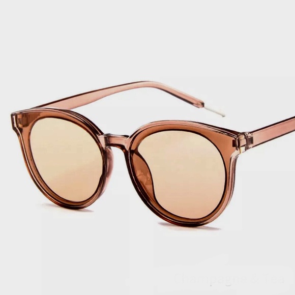 Charlie💋s Accessories - 🥂”CHAMPAGNE WISHES”🥂CHAMPAGNE COLORED SUNNIES